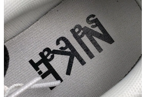 sacai Vaporwaffle White Black CV1363-001 Nike 0129